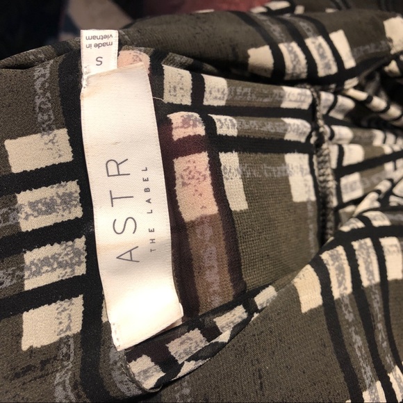 ASTR the Label | High-low button-down | Small - Picture 5 of 6